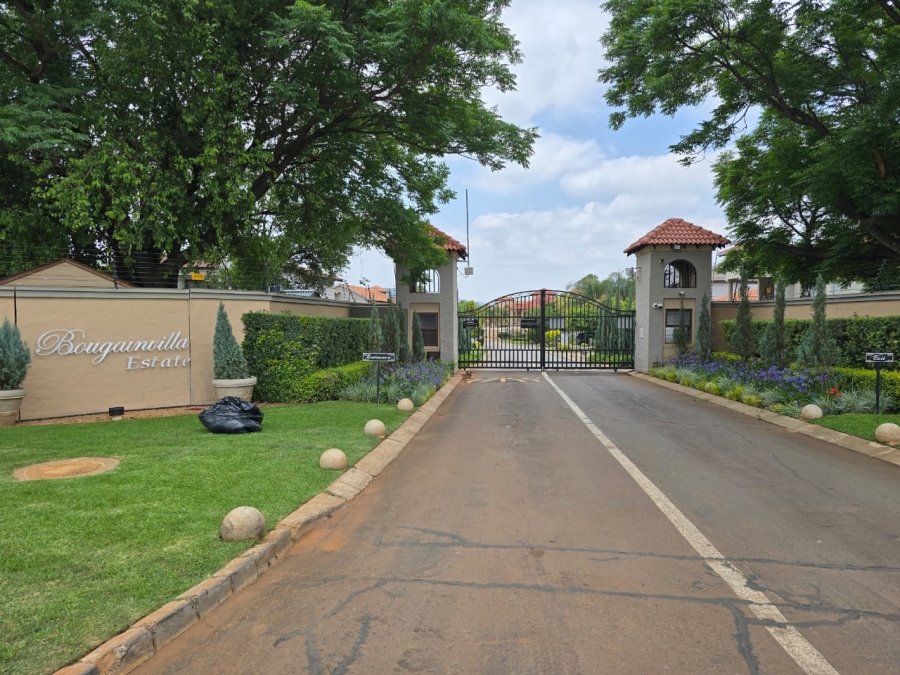 To Let 4 Bedroom Property for Rent in Melodie North West